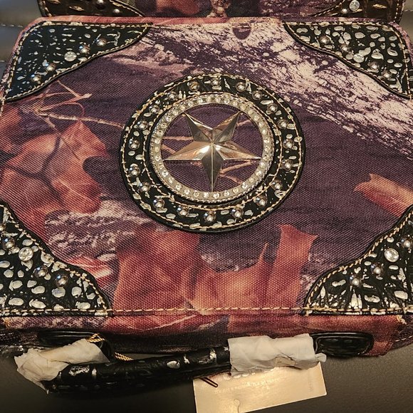 Brand New Mossy Oak Studded Bible Covers (1 Available) - Picture 6 of 16